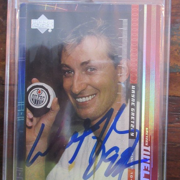 Wayne Gretzky Career Collection with Autograph inc Graded and Non-Graded Rare - Picture 2 of 10
